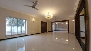 F-11 1000 Sq Yard 7 Bed Full House Available For Rent