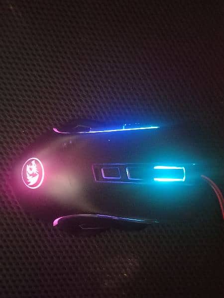 redgron m607 Griffin RGB Gaming mouse 7200dpi 4