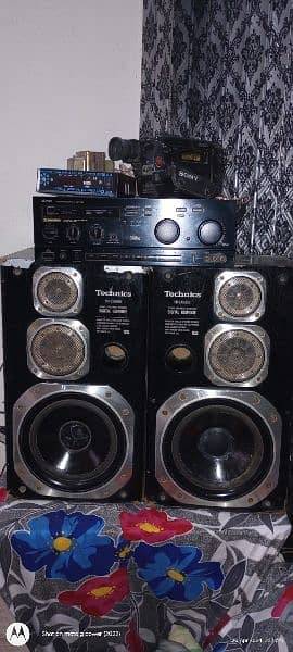 AURAEX STEREO AMPLIFIER AND TECHNICS SPEAKER 2