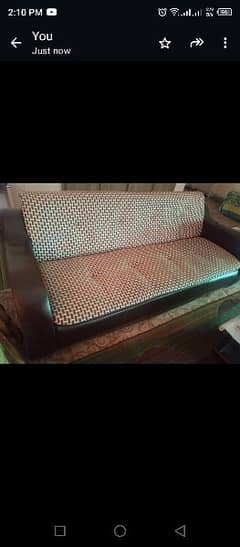 5 seater sofa  8 month used