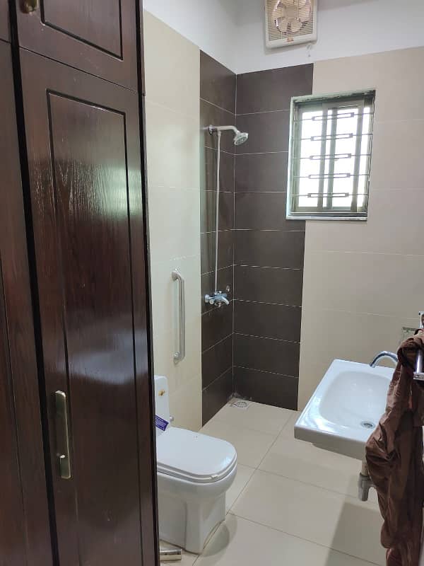 1 Kanal Upper Portion With Gas For Rent In Lake City Sector M3 4