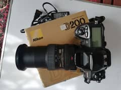 NIKON D200 DSLR Camera with NIKON 18-200 VR Lens Original Charger/Box