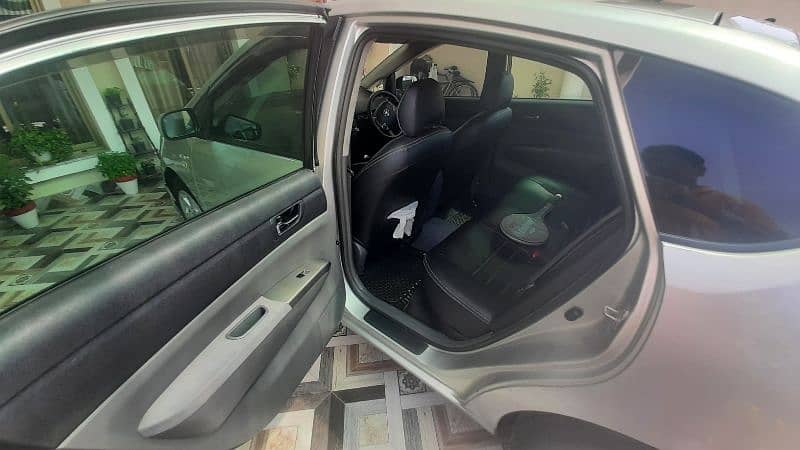 Toyota Prius G touring, leather seats 10