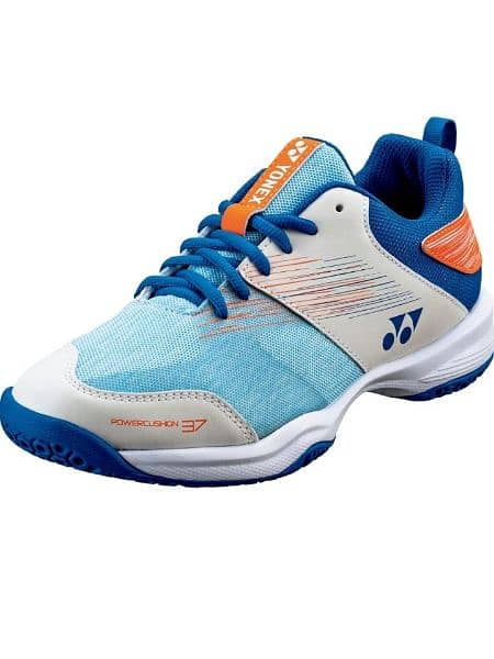 sports badminton shoes available in a very cheap prize 1