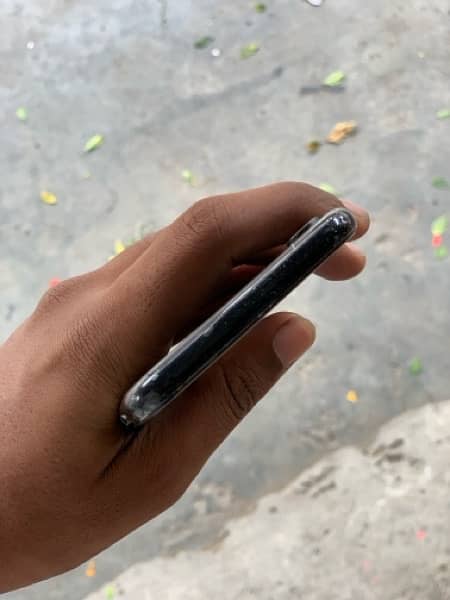 iPhone XR 64 gb 4