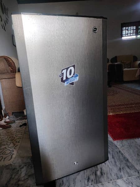 pel room size fridge 4 month used only 10 year warranty 0