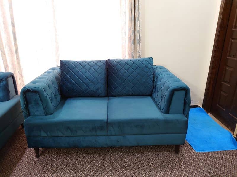 Urgent Sale Sofa Set 0