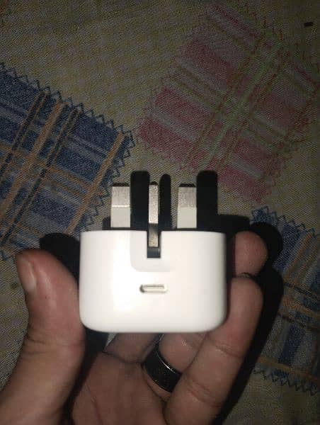 Apple 20W USB-C Power Adapter 2