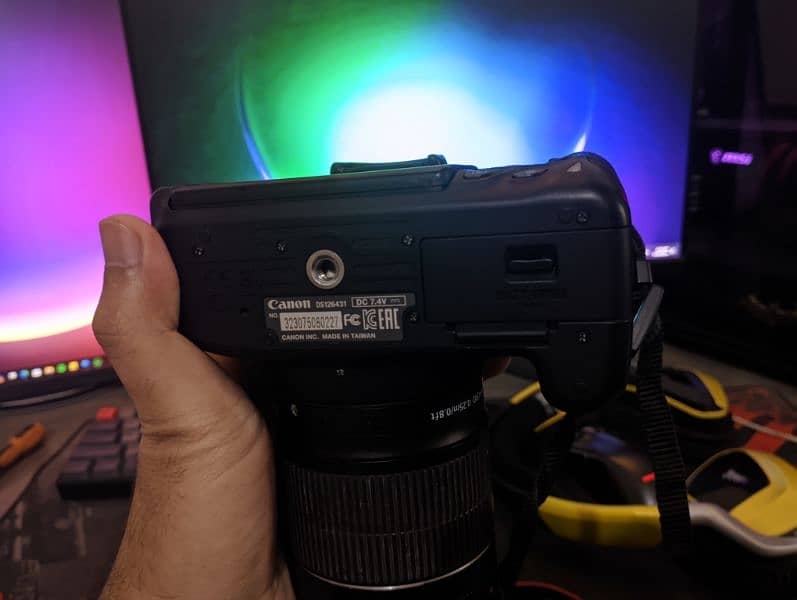 Canon 700d with 18-55 STM lens (10/10 Condition) 3