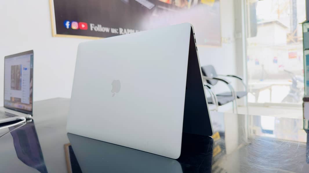 Apple MacBook Pro 2017  Fresh Conditon Space Gray Colour 4