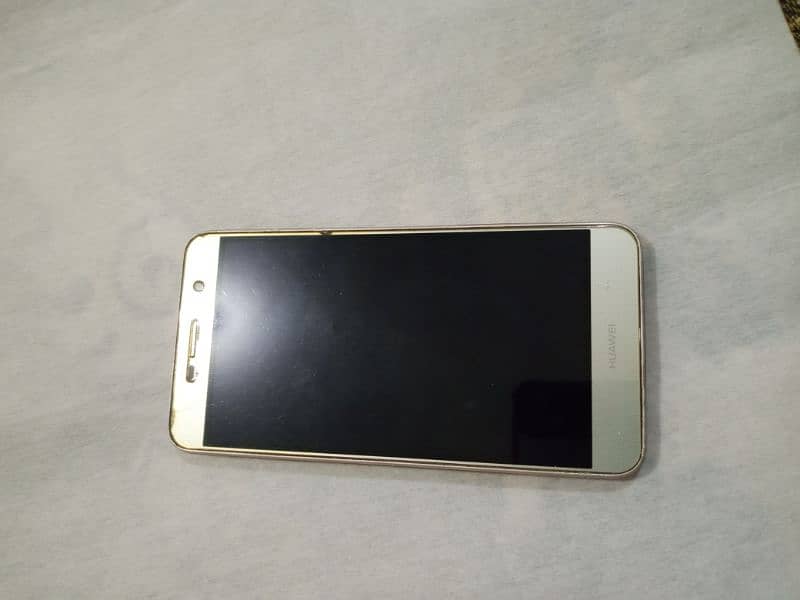 huawei Y6 pro neat condition mobile with box ands original arlic cover 5