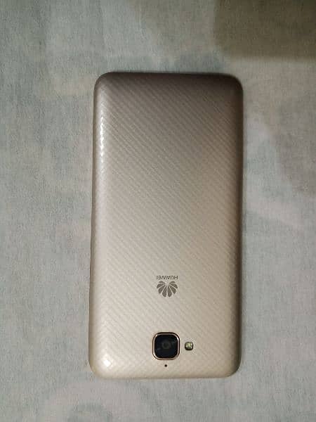 huawei Y6 pro neat condition mobile with box ands original arlic cover 6