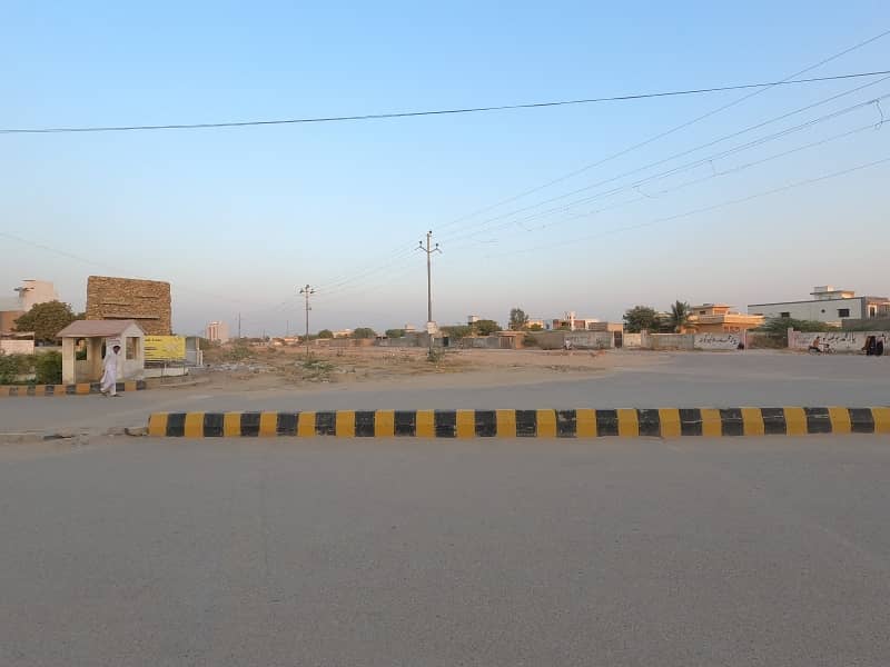 Leased Map Pass 400 Yards West Open VIP Location Plot Sell In Block-4 Saadi Town 1