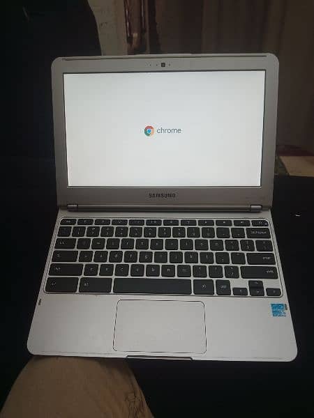 Samsung Chromebook with charger 1