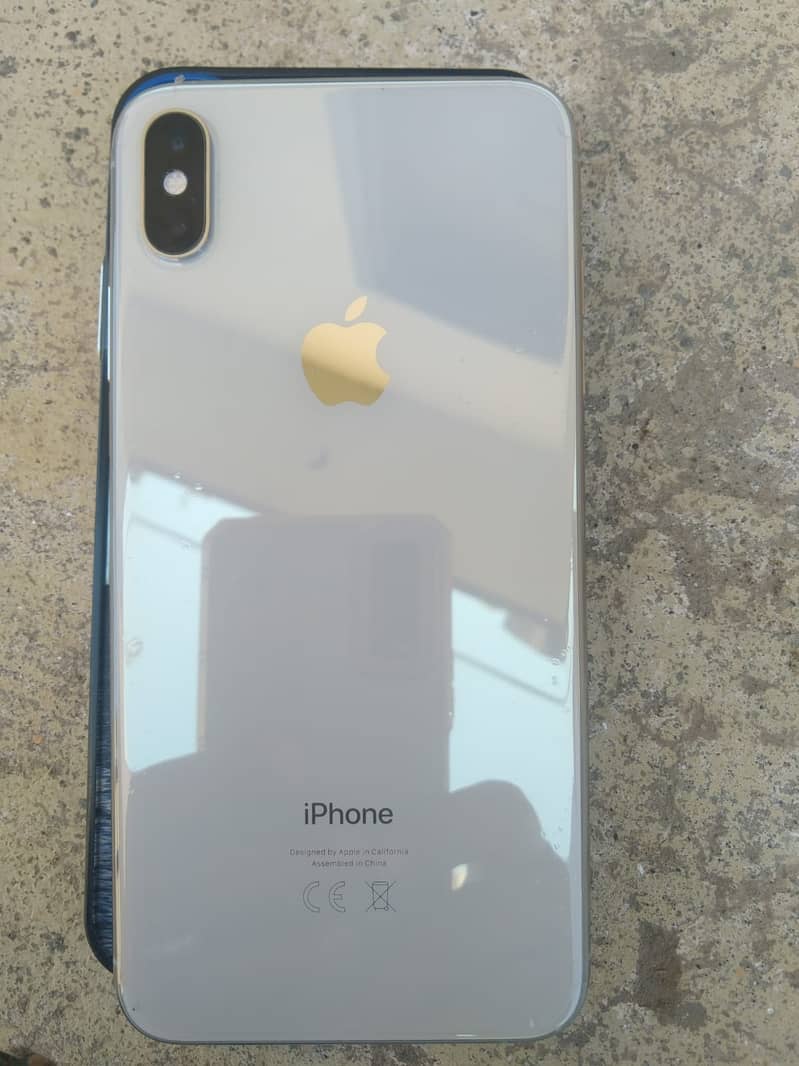 iphone xs max PTA approved 64gb With orignal charger 0