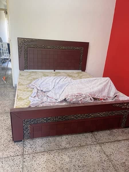 good condition bed set 0