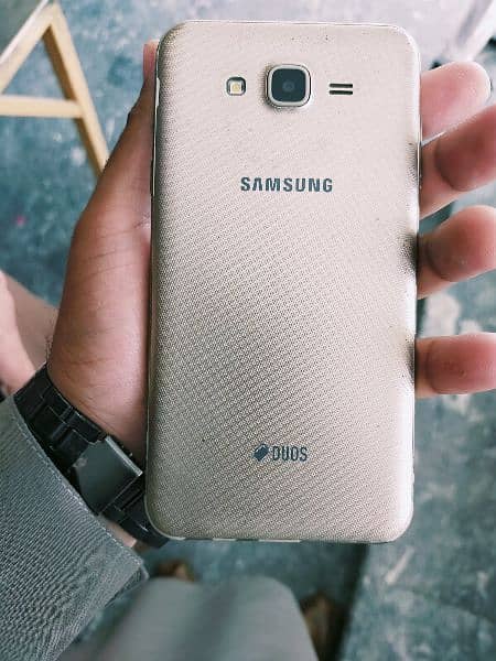Samsung Galaxy J7 Core 4