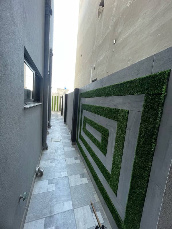 10 MARLA MODERN PALACE HOUSE AVAILABLE FOR SALE IN LDA AVENUE 2