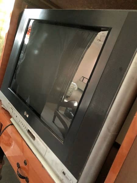 LG tv with tv trally 1