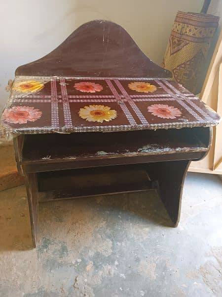 KIDS STUDY TABLE WITH CHAIR IN VERY GOOD CONDITION FOR URGENT SALE 3