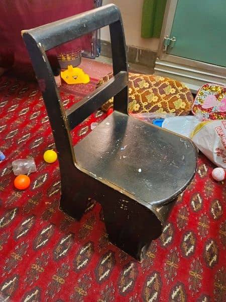 KIDS STUDY TABLE WITH CHAIR IN VERY GOOD CONDITION FOR URGENT SALE 7