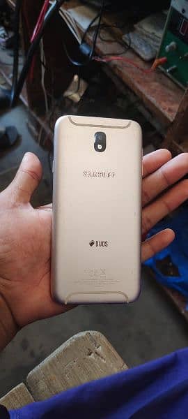 Samsung j7 pro 3/32 4G good condition 4