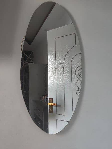 wall mirror with purple light 1
