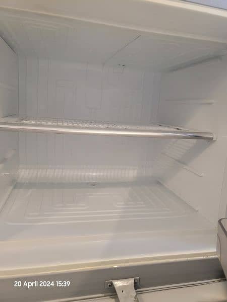 Dawlance Refrigerator (medium size) just like new condition 3