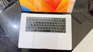 Apple Macbook pro 2017to2019 with box
