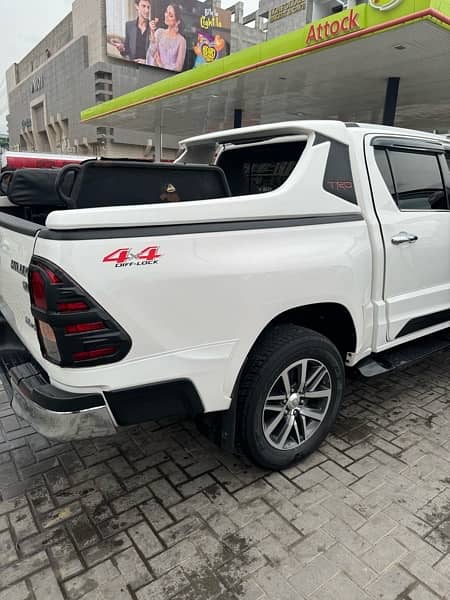 Toyota Hilux Revo 2020 model 3