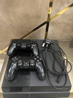 Playstation 4 / PS4 / 500gb / 2 controllers