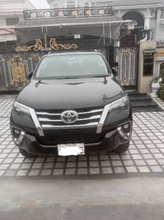 Toyota Fortuner in show room condition