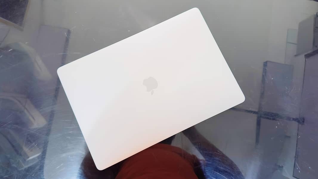 Apple Macbook Pro 2017 With Box. . . 4