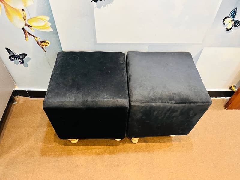 stool shape chairs-Black and skin Velvet 2