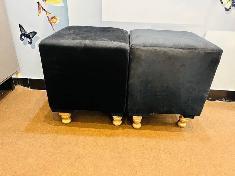 stool shape chairs-Black and skin Velvet 3