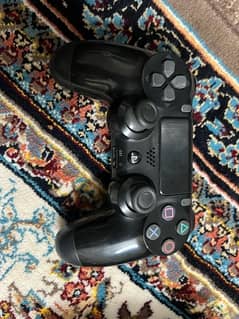 Ps4 Controller with wireless charger joystic issue urgent sale