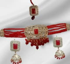 NECKLACE WITH EARRINGS AND BINDYA