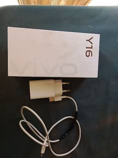 vivo y16 4+4/64 with box charger