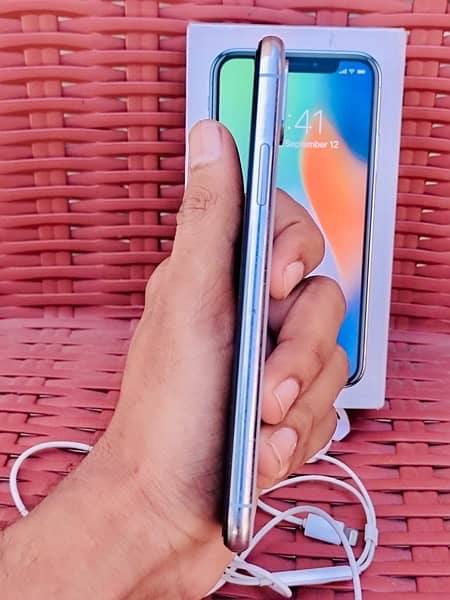 iPhone X 64gb PTA Approved with Box and original HandsFree IMEI Match 5