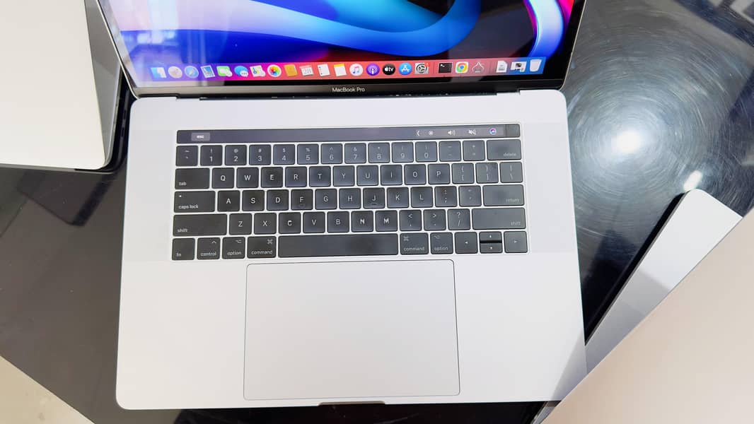 Apple Macbook pro 2017 to 2019 Core i7 _core 19 3