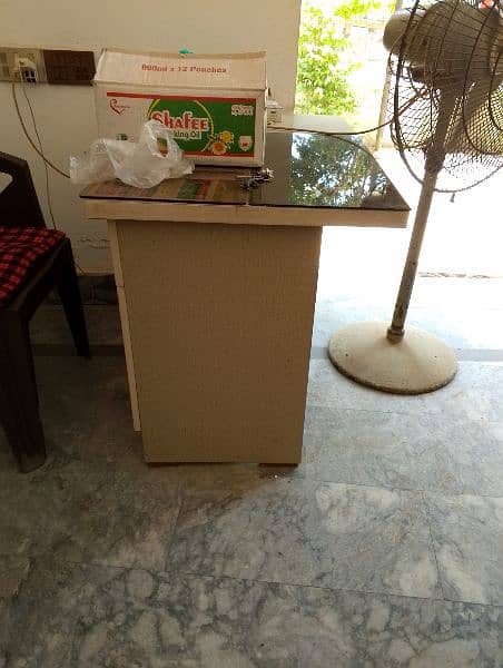 office table new condition 7