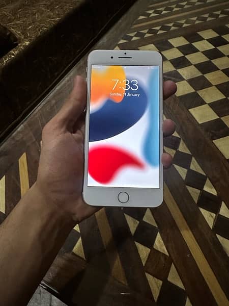 7plus 128gb PTA approved total okay phone Silver saaf condition 4
