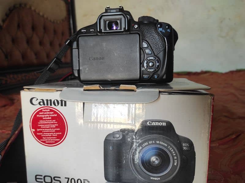 canon 700d with kit lens 2
