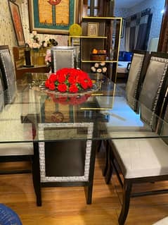 Slightly used 8,chairs dining set elegant and Beautifulo each set 59k