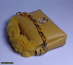Women's Chunky Chain's Purse with Fur 0