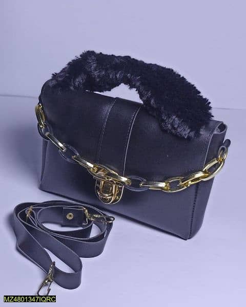 Women's Chunky Chain's Purse with Fur 2