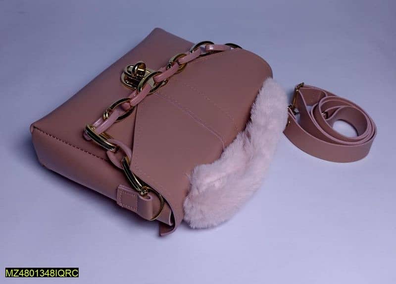 Women's Chunky Chain's Purse with Fur 4
