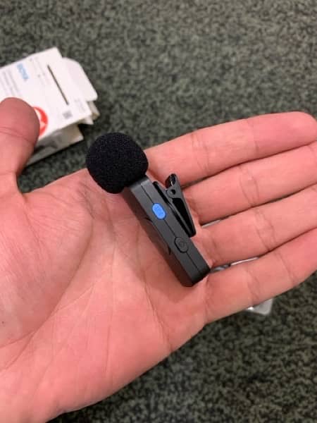 Boya V1 Wireless Mic with Noise Cancellation (For iPhone) 1