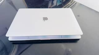 appe macbook pro 2017 with box