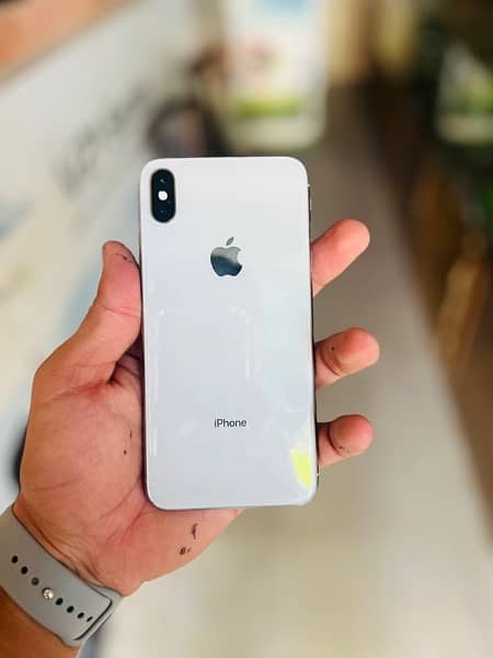 ipxs max pta approved 256gb betry change face i. d of baqi all ok 10-10 1